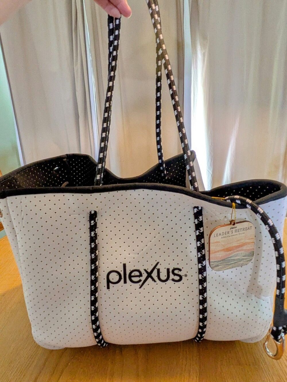 Large Bag Tote Bag Gym Bag Travel Bag Nice Condition!!